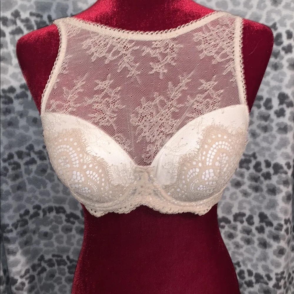 Victoria’s Secret dream angels high neck lace lined demi bra size 32DD